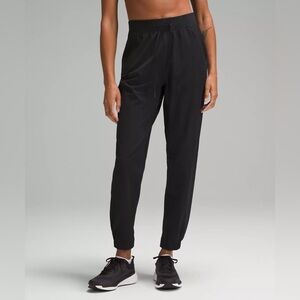 Lululemon License to Train High Rise Pant size 6/8 Black BLK